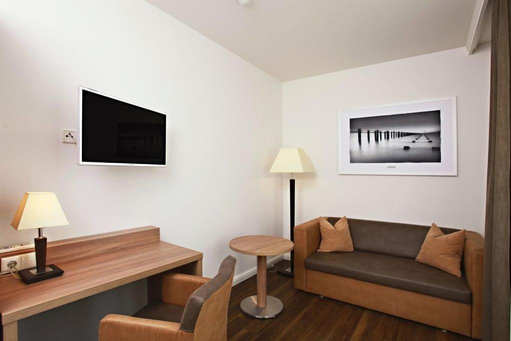 Hotel Warnow Rostock Dış mekan fotoğraf