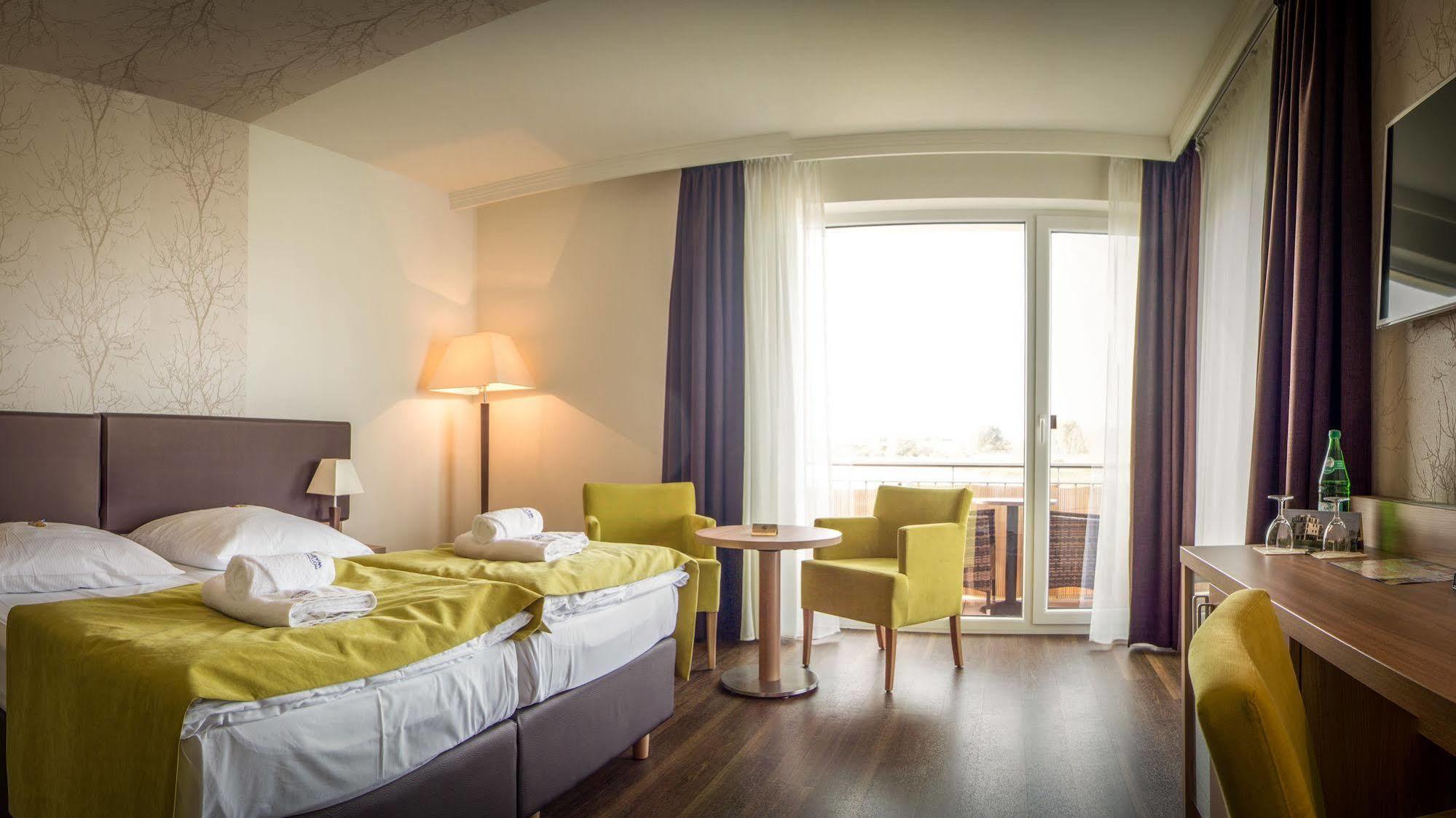 Hotel Warnow Rostock Dış mekan fotoğraf